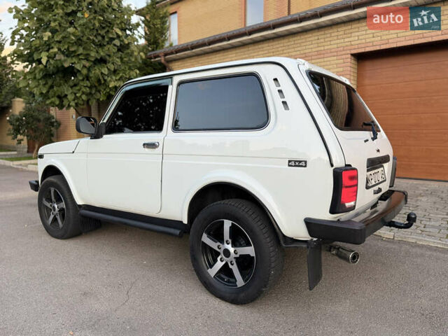 Білий ВАЗ 21214, об'ємом двигуна 1.7 л та пробігом 160 тис. км за 3999 $, фото 2 на Automoto.ua