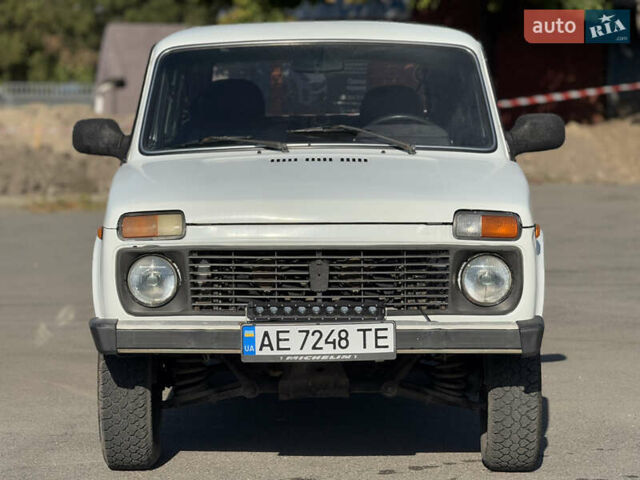 ВАЗ 21214 2011 в Днепре (Днепропетровске) на Automoto.ua Белый ВАЗ 21214, объемом двигателя 1.69 л и пробегом 295 тыс. км за 3599 $, фото 7 на Automoto.ua
