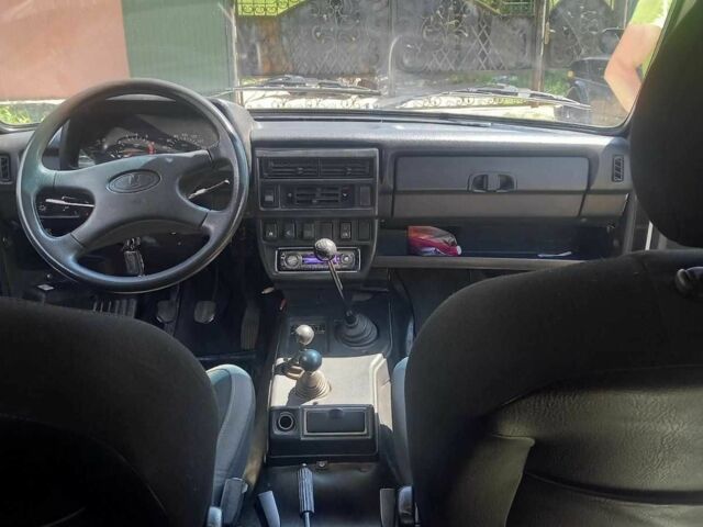 Белый ВАЗ 21214, объемом двигателя 1.7 л и пробегом 151 тыс. км за 3900 $, фото 16 на Automoto.ua