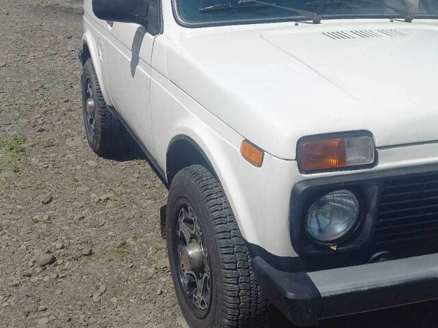 Белый ВАЗ 21214, объемом двигателя 1.7 л и пробегом 151 тыс. км за 3900 $, фото 12 на Automoto.ua