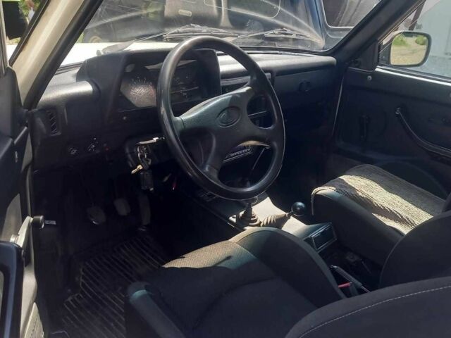 Белый ВАЗ 21214, объемом двигателя 1.7 л и пробегом 151 тыс. км за 3900 $, фото 6 на Automoto.ua