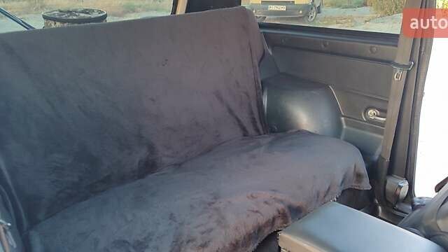 ВАЗ 21214 2011 в Харькове на Automoto.ua Белый ВАЗ 21214, объемом двигателя 1.69 л и пробегом 197 тыс. км за 5500 $, фото 11 на Automoto.ua