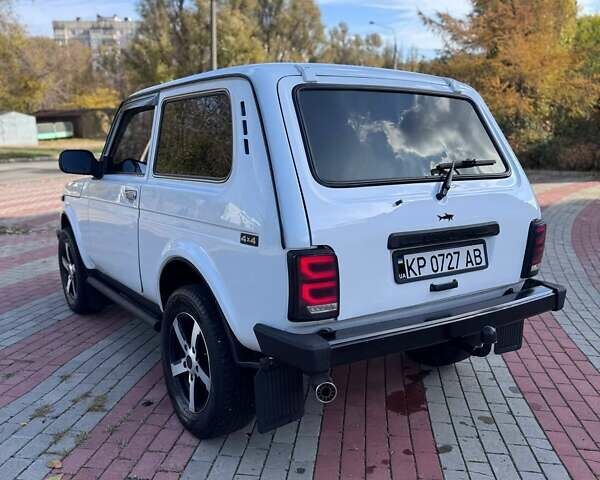 Белый ВАЗ 21214, объемом двигателя 1.7 л и пробегом 218 тыс. км за 4500 $, фото 8 на Automoto.ua