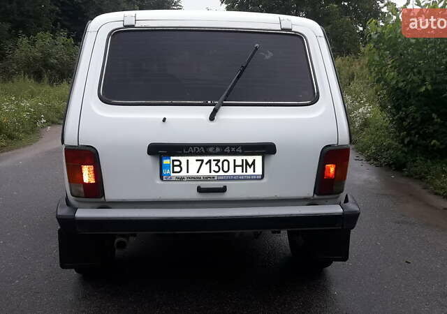 Белый ВАЗ 21214, объемом двигателя 1.7 л и пробегом 165 тыс. км за 4300 $, фото 5 на Automoto.ua