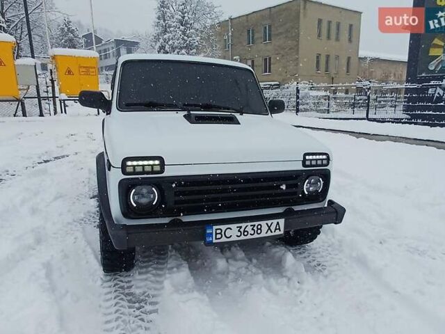 Белый ВАЗ 21214, объемом двигателя 1.69 л и пробегом 113 тыс. км за 4999 $, фото 24 на Automoto.ua