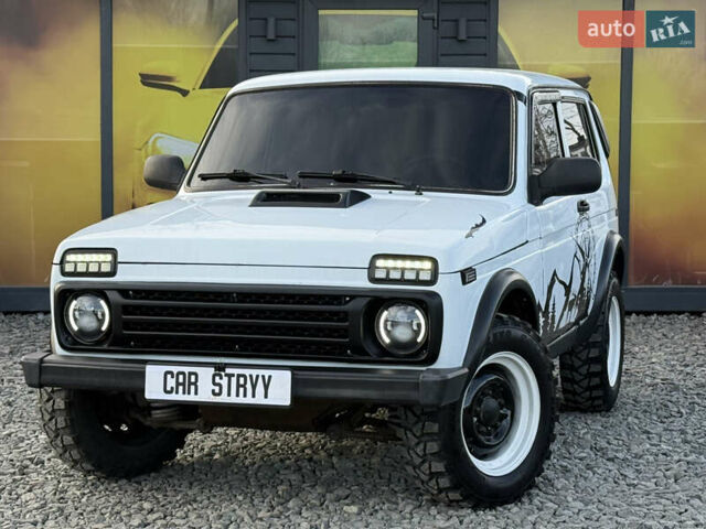 Белый ВАЗ 21214, объемом двигателя 1.7 л и пробегом 113 тыс. км за 4999 $, фото 17 на Automoto.ua