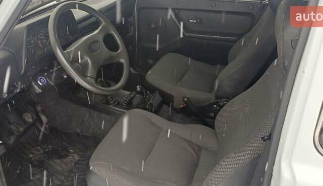 Белый ВАЗ 21214, объемом двигателя 1.69 л и пробегом 113 тыс. км за 4999 $, фото 5 на Automoto.ua