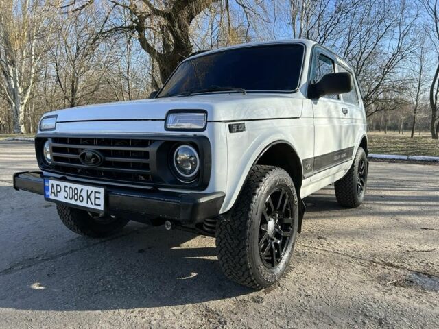 Белый ВАЗ 21214, объемом двигателя 1.7 л и пробегом 95 тыс. км за 4500 $, фото 2 на Automoto.ua