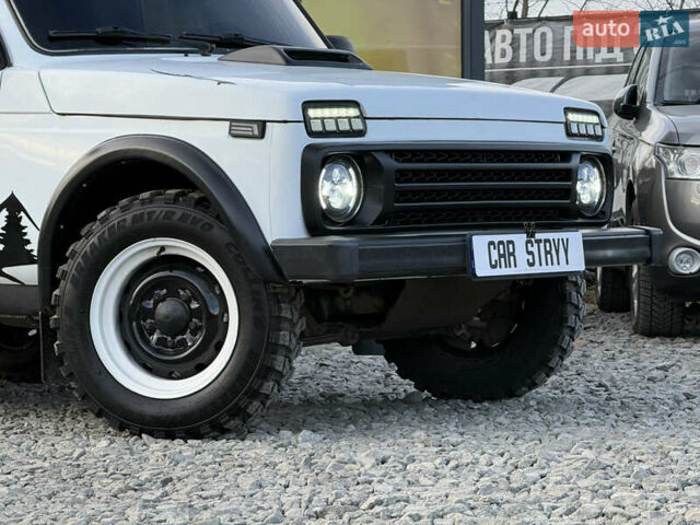 Белый ВАЗ 21214, объемом двигателя 1.7 л и пробегом 113 тыс. км за 4999 $, фото 8 на Automoto.ua