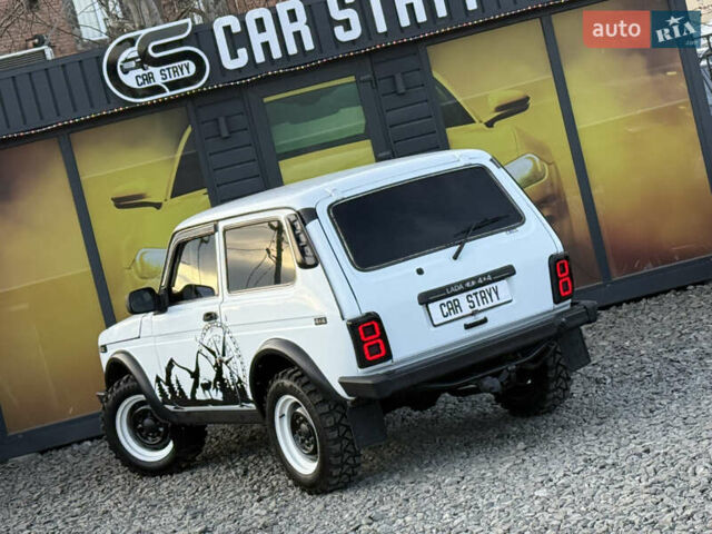 Белый ВАЗ 21214, объемом двигателя 1.7 л и пробегом 113 тыс. км за 4999 $, фото 13 на Automoto.ua