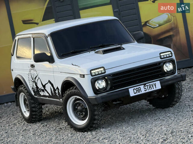 Белый ВАЗ 21214, объемом двигателя 1.7 л и пробегом 113 тыс. км за 4999 $, фото 5 на Automoto.ua