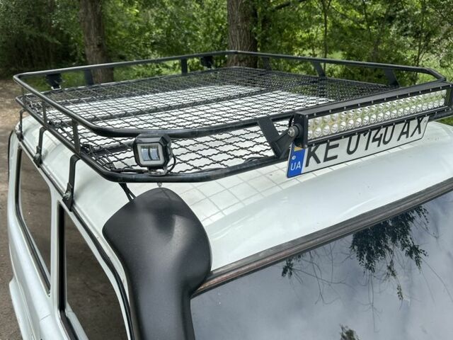 Белый ВАЗ 21214, объемом двигателя 1.7 л и пробегом 270 тыс. км за 4799 $, фото 8 на Automoto.ua