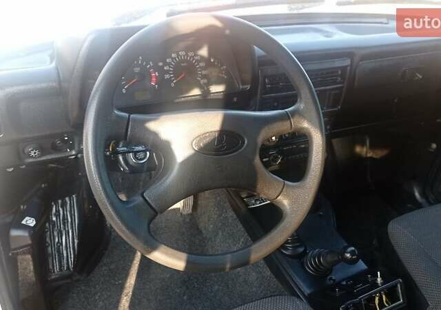 Білий ВАЗ 21214, об'ємом двигуна 1.7 л та пробігом 70 тис. км за 2600 $, фото 7 на Automoto.ua