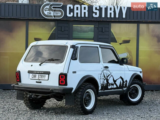 Белый ВАЗ 21214, объемом двигателя 1.7 л и пробегом 113 тыс. км за 4999 $, фото 3 на Automoto.ua