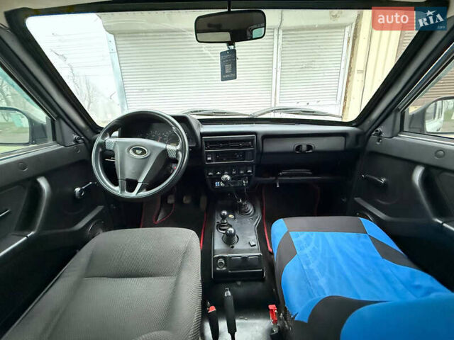 Белый ВАЗ 21214, объемом двигателя 1.7 л и пробегом 87 тыс. км за 6300 $, фото 5 на Automoto.ua