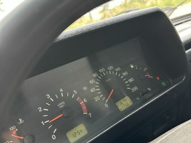 Белый ВАЗ 21214, объемом двигателя 1.7 л и пробегом 270 тыс. км за 4799 $, фото 12 на Automoto.ua