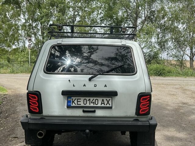 Белый ВАЗ 21214, объемом двигателя 1.7 л и пробегом 270 тыс. км за 5500 $, фото 5 на Automoto.ua