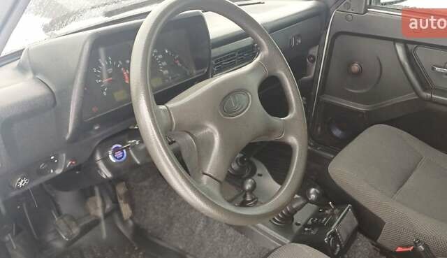 Белый ВАЗ 21214, объемом двигателя 1.69 л и пробегом 113 тыс. км за 4999 $, фото 7 на Automoto.ua