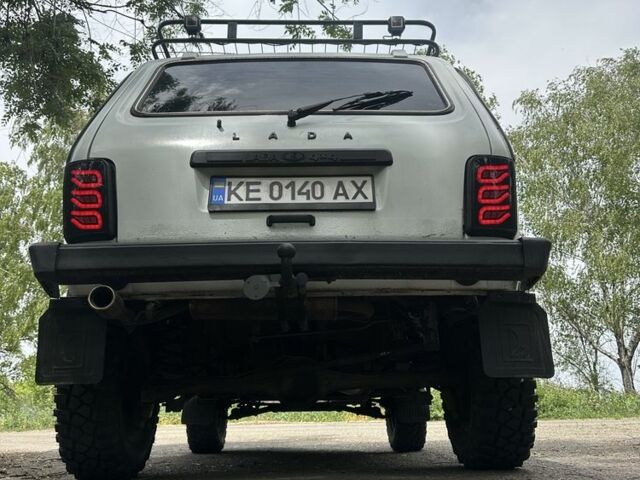 Белый ВАЗ 21214, объемом двигателя 1.7 л и пробегом 270 тыс. км за 4799 $, фото 7 на Automoto.ua