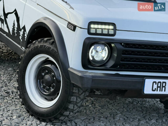 Белый ВАЗ 21214, объемом двигателя 1.7 л и пробегом 113 тыс. км за 4999 $, фото 9 на Automoto.ua