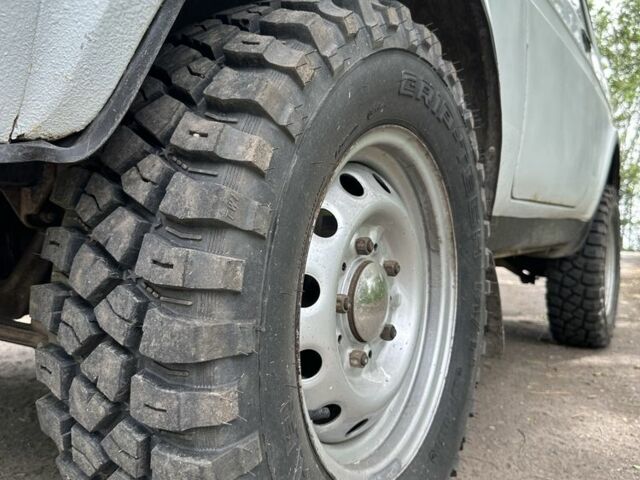 Белый ВАЗ 21214, объемом двигателя 1.7 л и пробегом 270 тыс. км за 4799 $, фото 17 на Automoto.ua