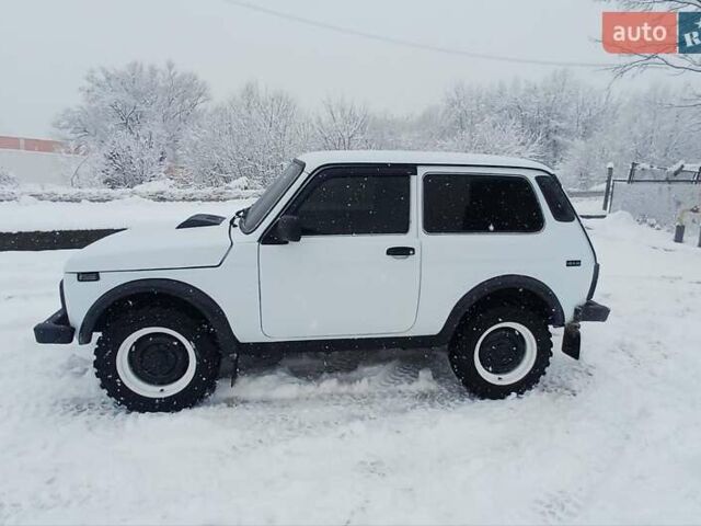 Белый ВАЗ 21214, объемом двигателя 1.69 л и пробегом 113 тыс. км за 4999 $, фото 17 на Automoto.ua