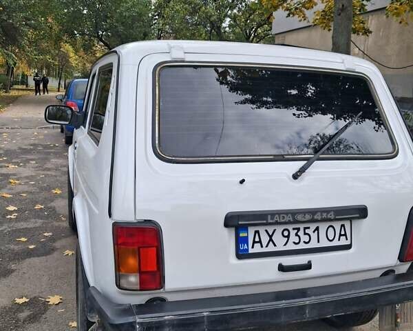 Білий ВАЗ 21214, об'ємом двигуна 1.69 л та пробігом 123 тис. км за 5200 $, фото 4 на Automoto.ua