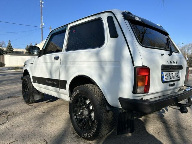 Белый ВАЗ 21214, объемом двигателя 1.7 л и пробегом 95 тыс. км за 4500 $, фото 1 на Automoto.ua