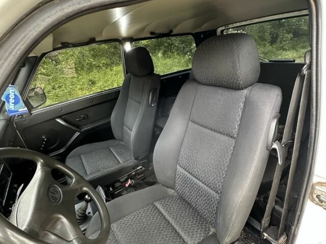 Белый ВАЗ 21214, объемом двигателя 1.7 л и пробегом 270 тыс. км за 4799 $, фото 18 на Automoto.ua