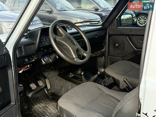 Белый ВАЗ 21214, объемом двигателя 1.7 л и пробегом 113 тыс. км за 4999 $, фото 34 на Automoto.ua
