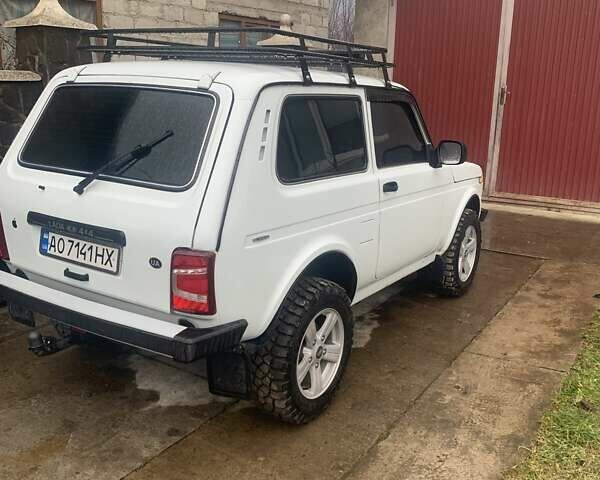 Белый ВАЗ 21214, объемом двигателя 0 л и пробегом 174 тыс. км за 6200 $, фото 1 на Automoto.ua