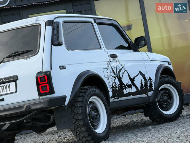 Белый ВАЗ 21214, объемом двигателя 1.7 л и пробегом 113 тыс. км за 4999 $, фото 24 на Automoto.ua