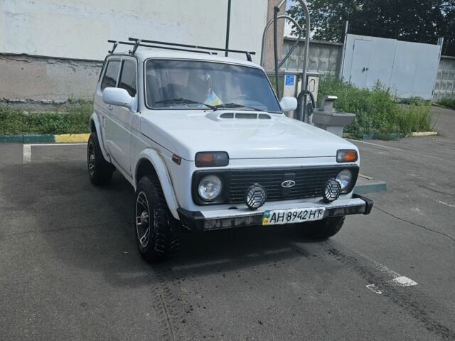 Білий ВАЗ 21214, об'ємом двигуна 2 л та пробігом 198 тис. км за 3000 $, фото 1 на Automoto.ua