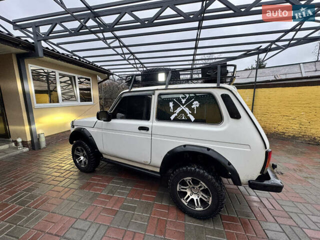 Белый ВАЗ 21214, объемом двигателя 1.7 л и пробегом 110 тыс. км за 6000 $, фото 12 на Automoto.ua