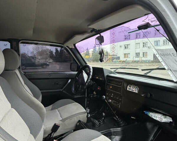 Білий ВАЗ 21214, об'ємом двигуна 1.69 л та пробігом 183 тис. км за 3900 $, фото 4 на Automoto.ua