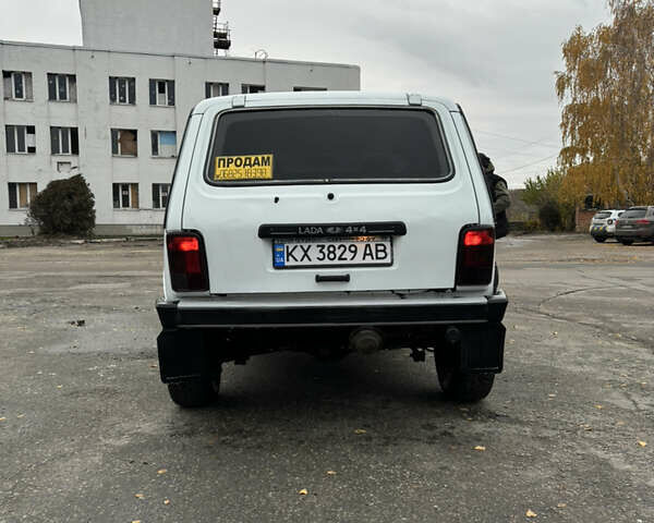 Білий ВАЗ 21214, об'ємом двигуна 1.69 л та пробігом 183 тис. км за 3900 $, фото 12 на Automoto.ua