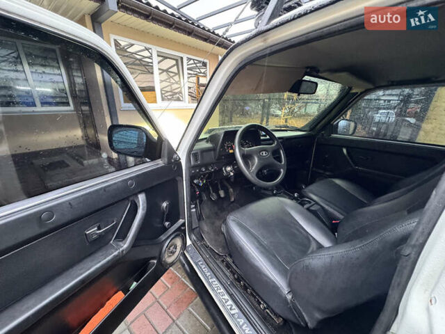 Белый ВАЗ 21214, объемом двигателя 1.7 л и пробегом 110 тыс. км за 6000 $, фото 16 на Automoto.ua