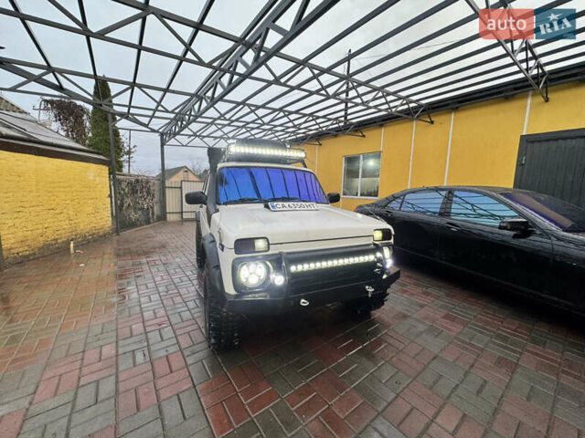 Белый ВАЗ 21214, объемом двигателя 1.7 л и пробегом 110 тыс. км за 6000 $, фото 6 на Automoto.ua