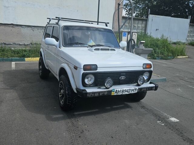 Білий ВАЗ 21214, об'ємом двигуна 2 л та пробігом 198 тис. км за 3000 $, фото 4 на Automoto.ua