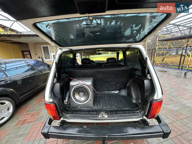 Белый ВАЗ 21214, объемом двигателя 1.7 л и пробегом 110 тыс. км за 6000 $, фото 18 на Automoto.ua