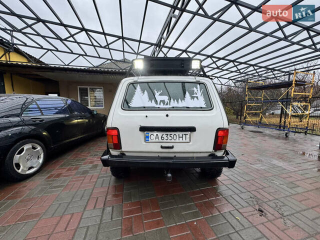 Белый ВАЗ 21214, объемом двигателя 1.7 л и пробегом 110 тыс. км за 6000 $, фото 13 на Automoto.ua