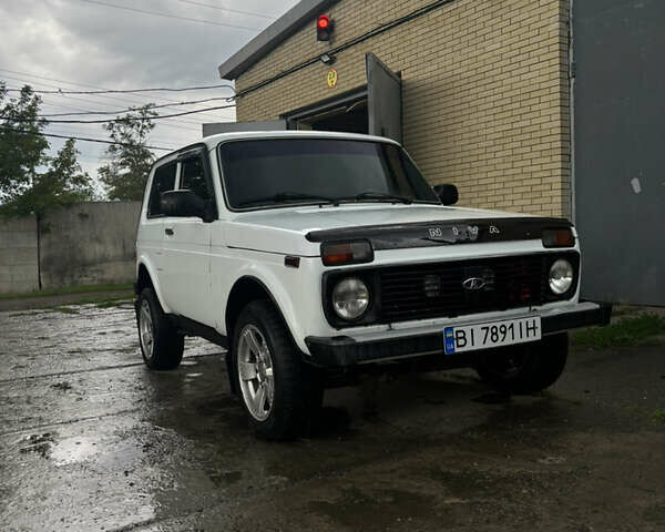 Білий ВАЗ 21214, об'ємом двигуна 1.7 л та пробігом 182 тис. км за 4100 $, фото 8 на Automoto.ua