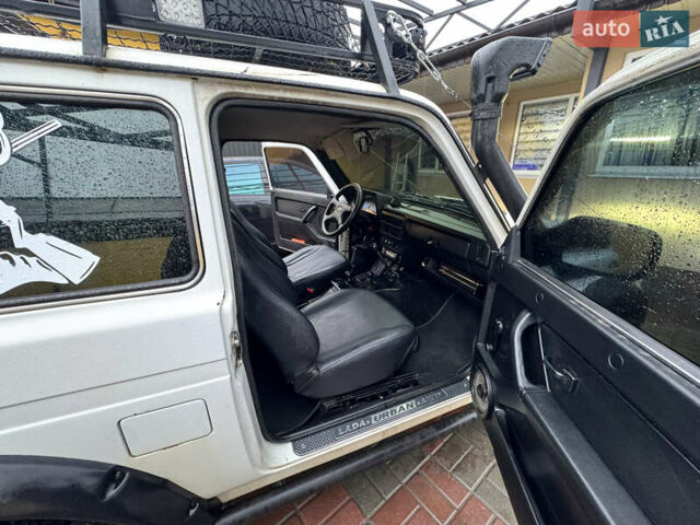 Белый ВАЗ 21214, объемом двигателя 1.7 л и пробегом 110 тыс. км за 6000 $, фото 8 на Automoto.ua