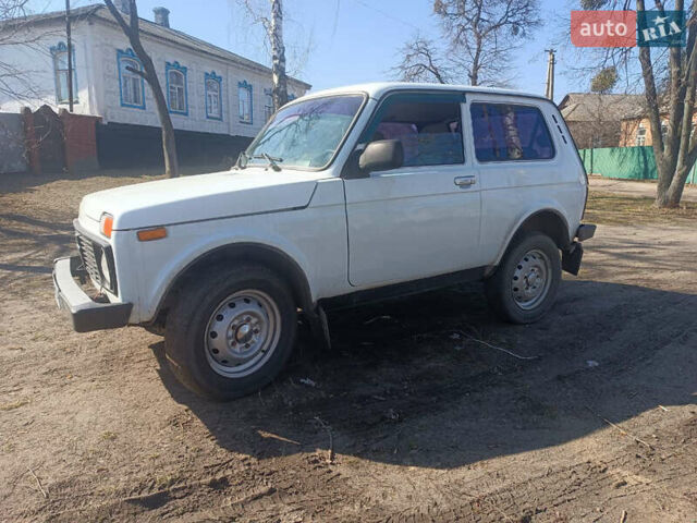 Білий ВАЗ 21214, об'ємом двигуна 1.7 л та пробігом 180 тис. км за 3650 $, фото 1 на Automoto.ua