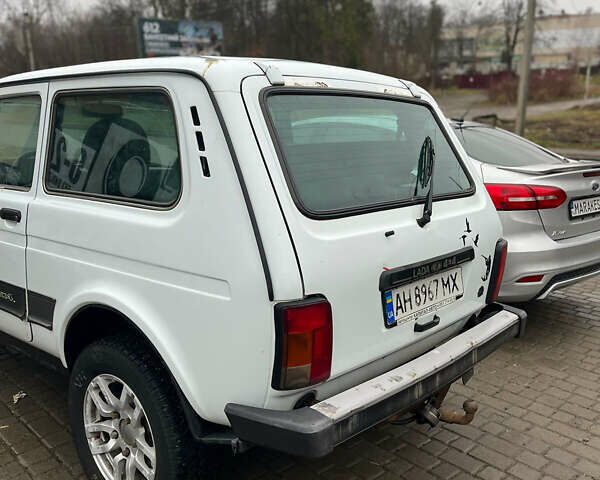 Білий ВАЗ 21214, об'ємом двигуна 1.7 л та пробігом 98 тис. км за 4500 $, фото 2 на Automoto.ua