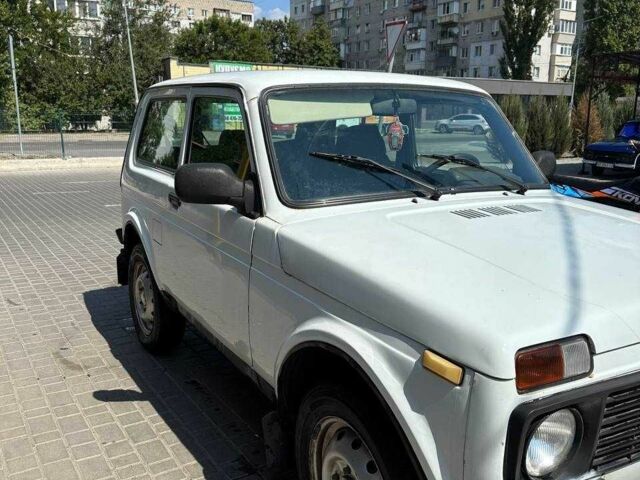 Белый ВАЗ 21214, объемом двигателя 1.7 л и пробегом 188 тыс. км за 3500 $, фото 3 на Automoto.ua