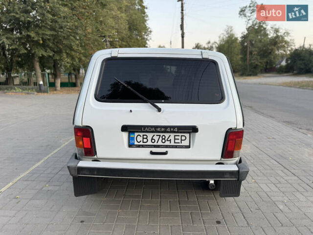 Белый ВАЗ 21214, объемом двигателя 1.69 л и пробегом 238 тыс. км за 4200 $, фото 5 на Automoto.ua