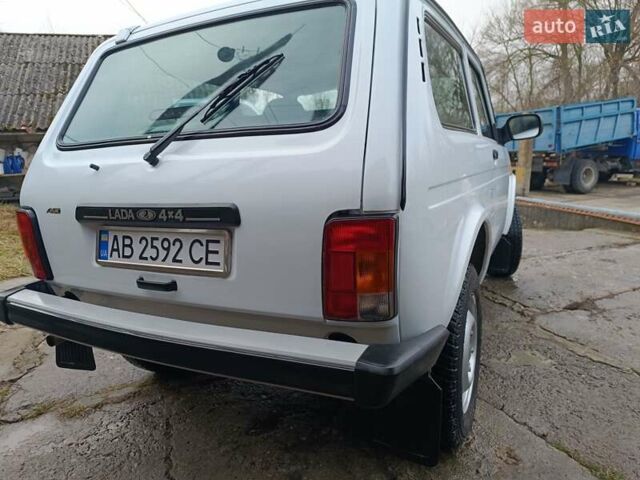 Белый ВАЗ 21214, объемом двигателя 1.7 л и пробегом 11 тыс. км за 8500 $, фото 3 на Automoto.ua