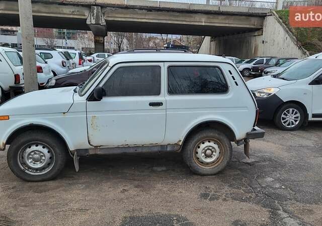 Білий ВАЗ 21214, об'ємом двигуна 1.69 л та пробігом 100 тис. км за 3800 $, фото 2 на Automoto.ua