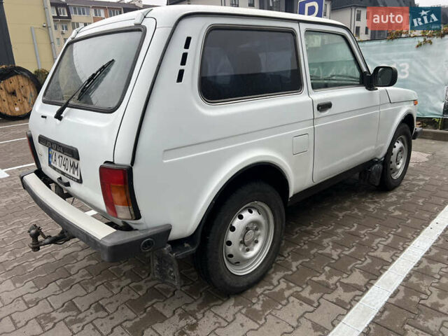 Белый ВАЗ 21214, объемом двигателя 1.7 л и пробегом 195 тыс. км за 4000 $, фото 2 на Automoto.ua
